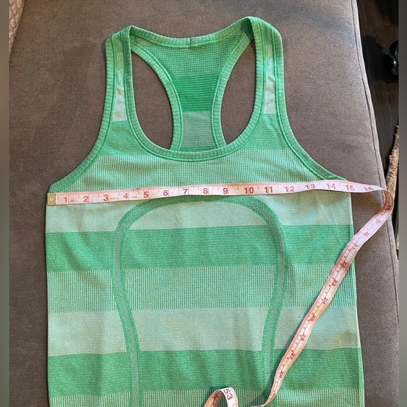 Lululemon Run Swiftly Tech Racerback Tank Green Size 6 or 8 - Picture 9 of 10